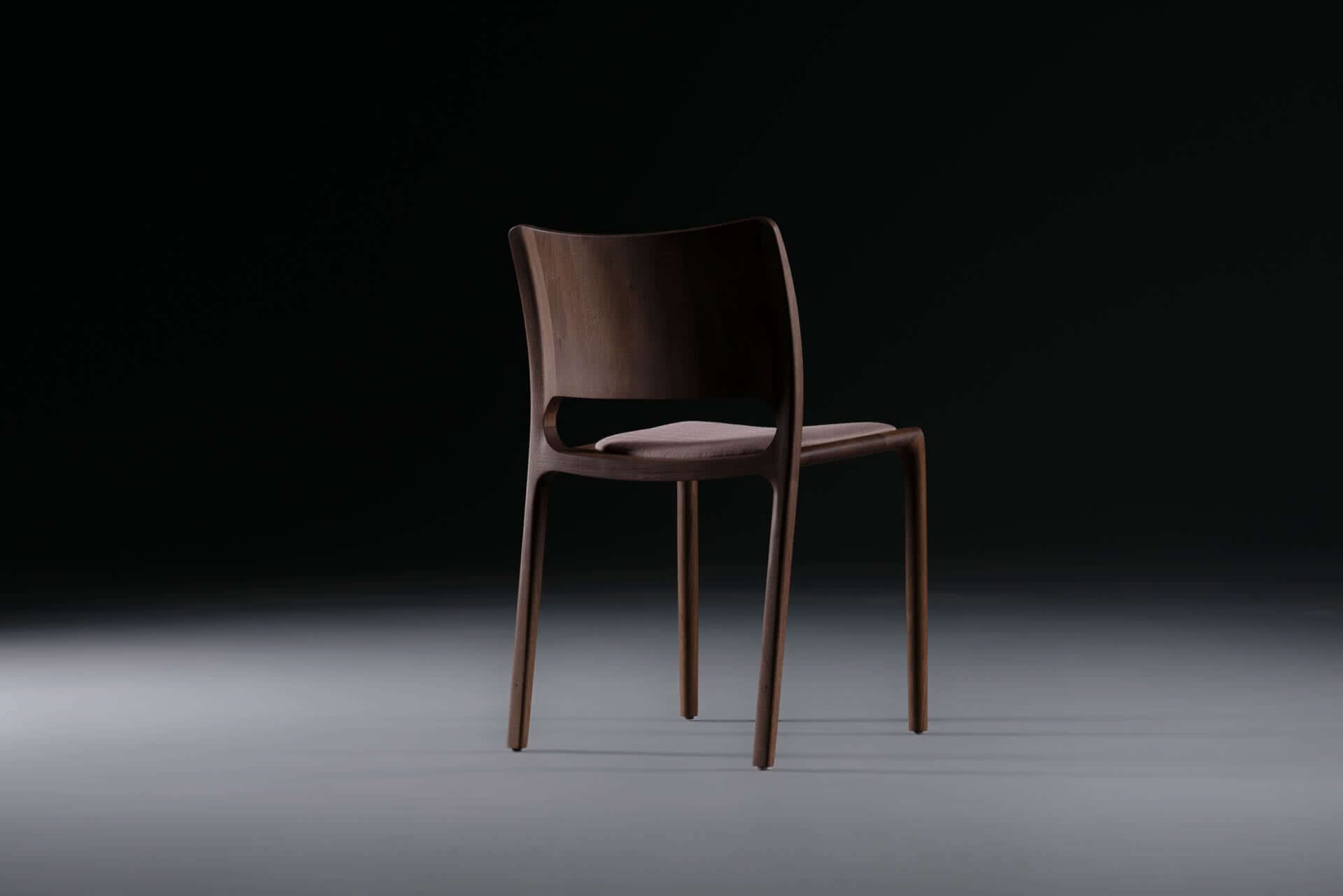 latus-stuhl-nussbau-artisan