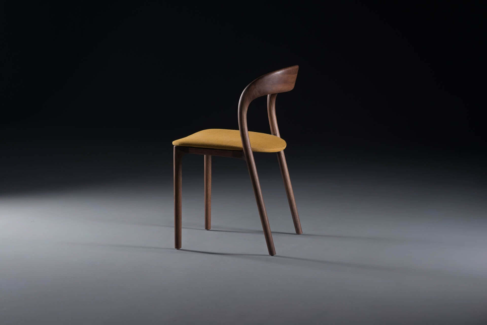 neva-light-stuhl-artisan-wallnuss-stoffsitz