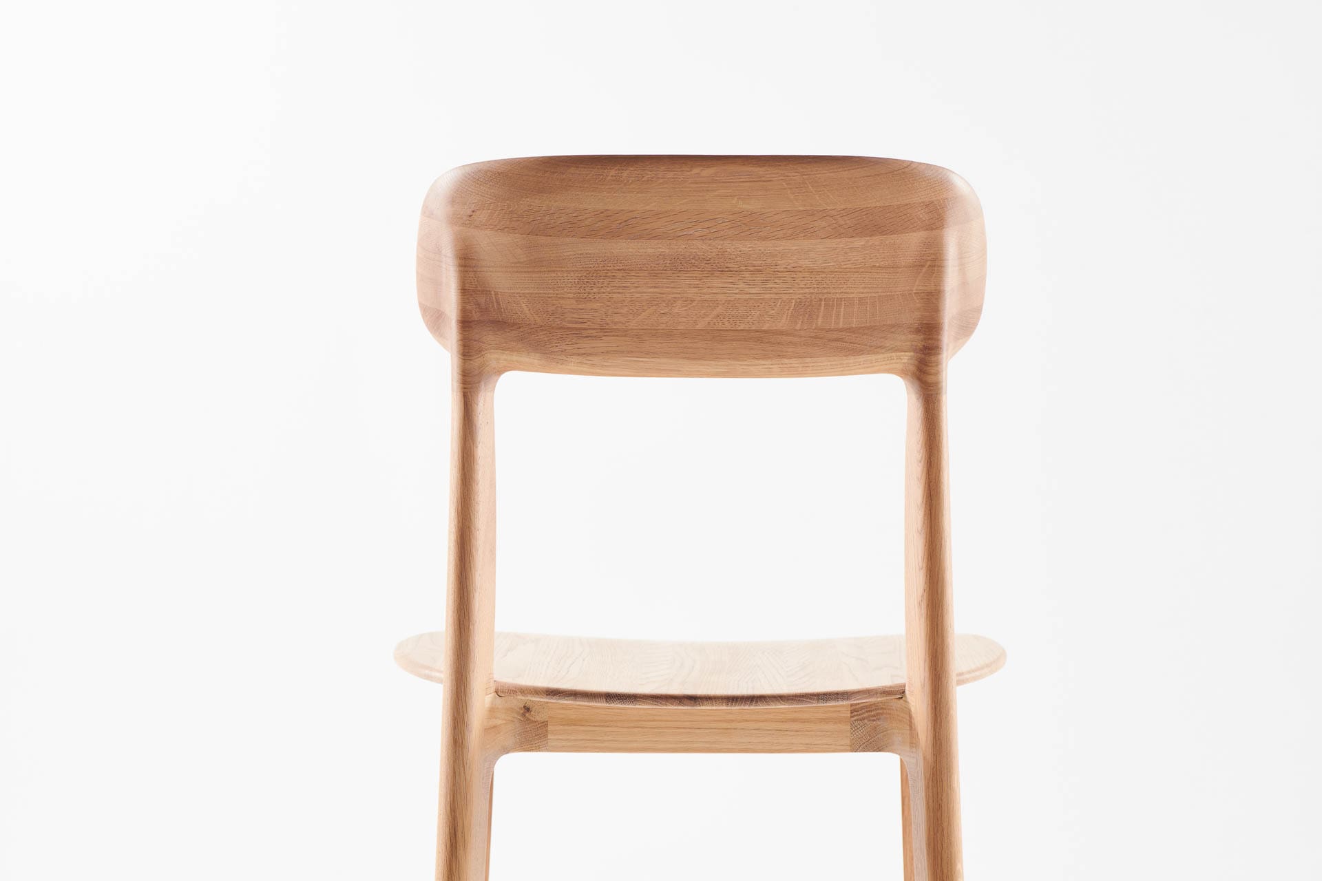 tanka-stuhl-artisan-eicheholz