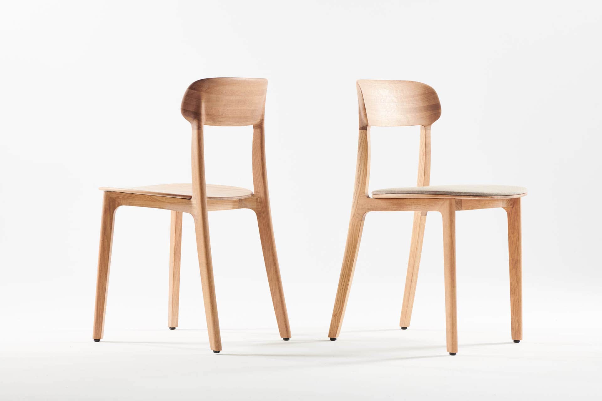 tanka-stuhl-artisan-holz-polstersitz