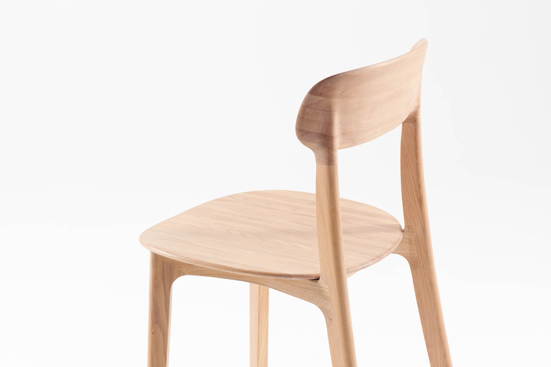 tanka-stuhl-holzsitz-artisan-eiche