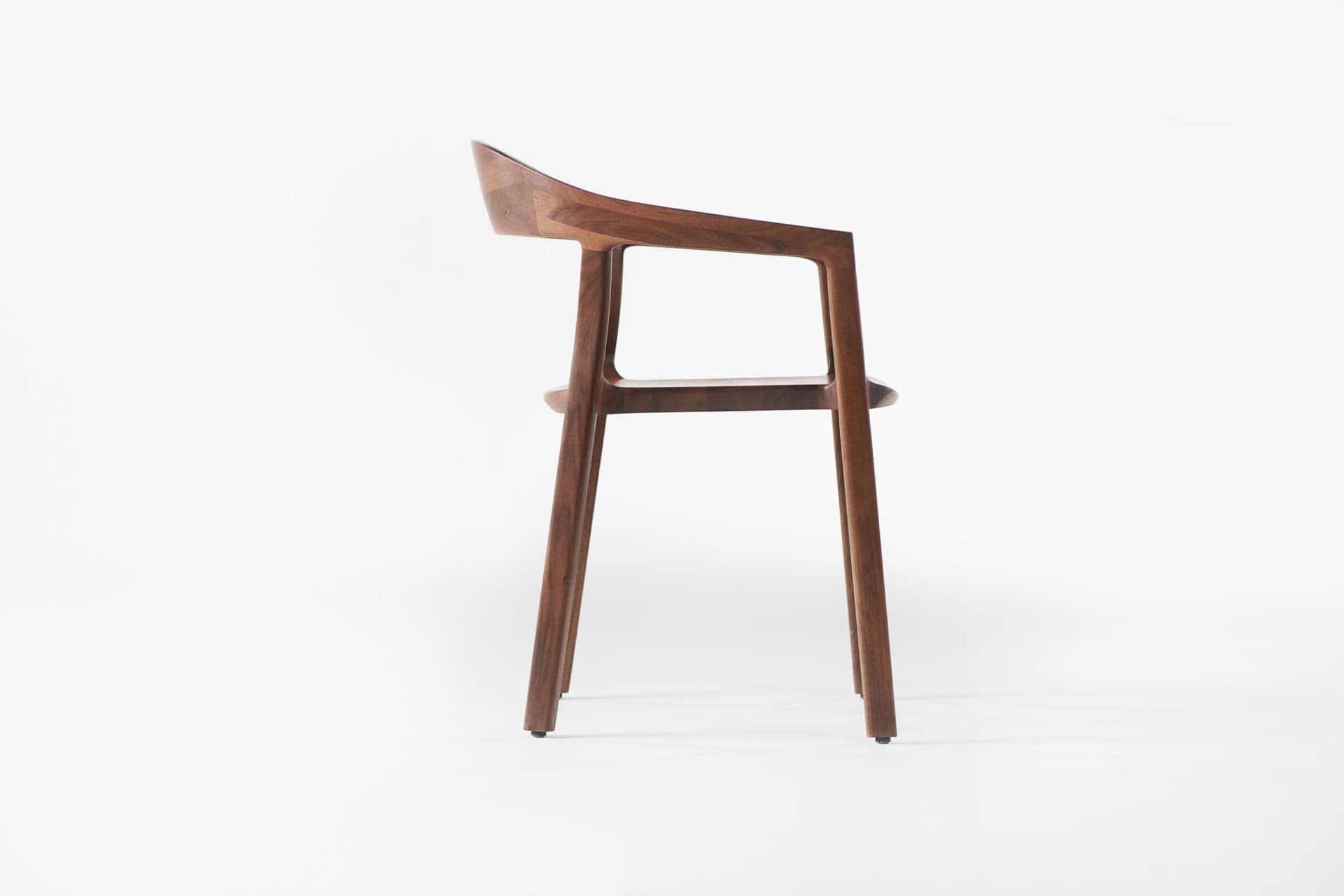 tara-stuhl-artisan-wallnuss-holz