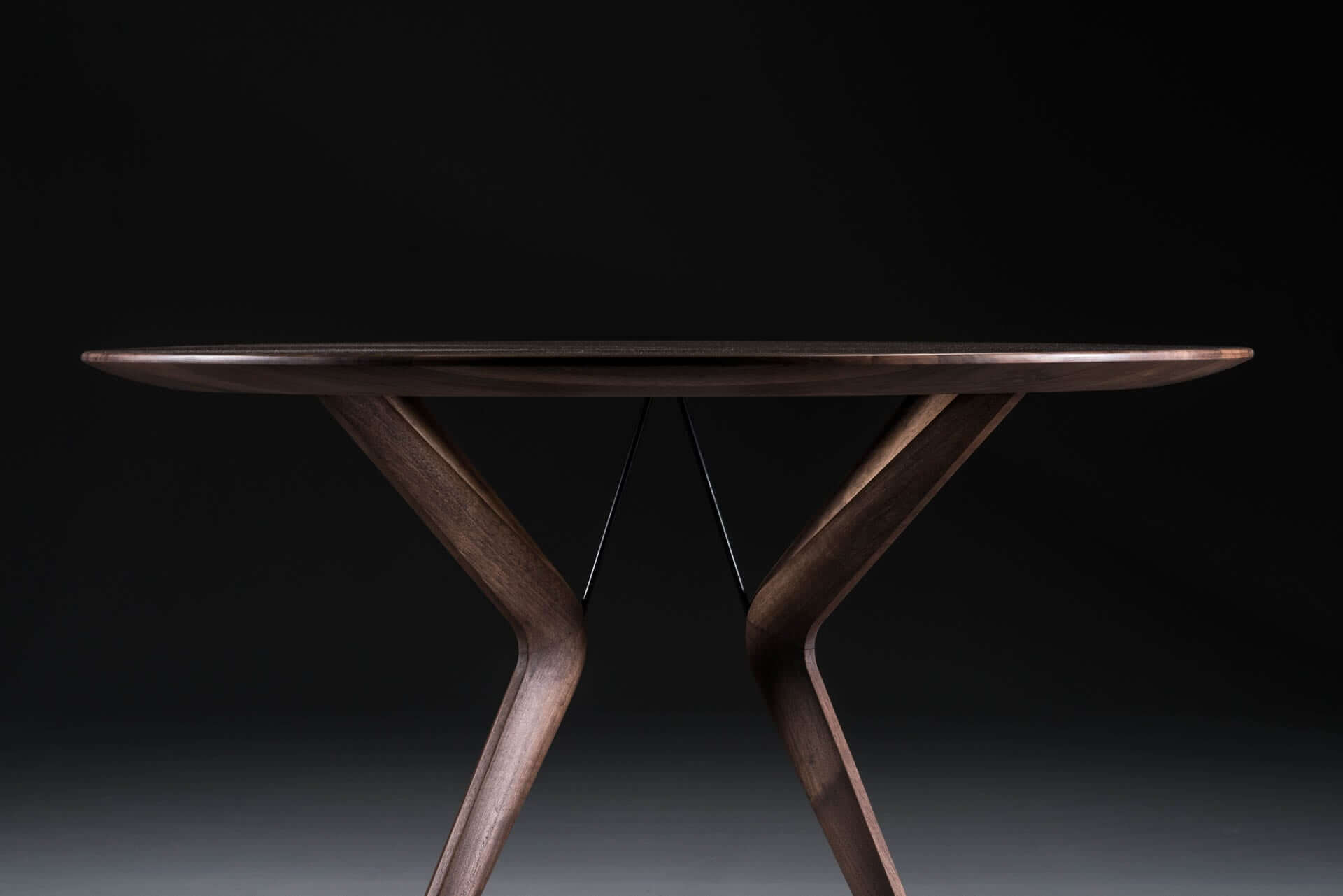 lakri-rund-esstisch-artisan