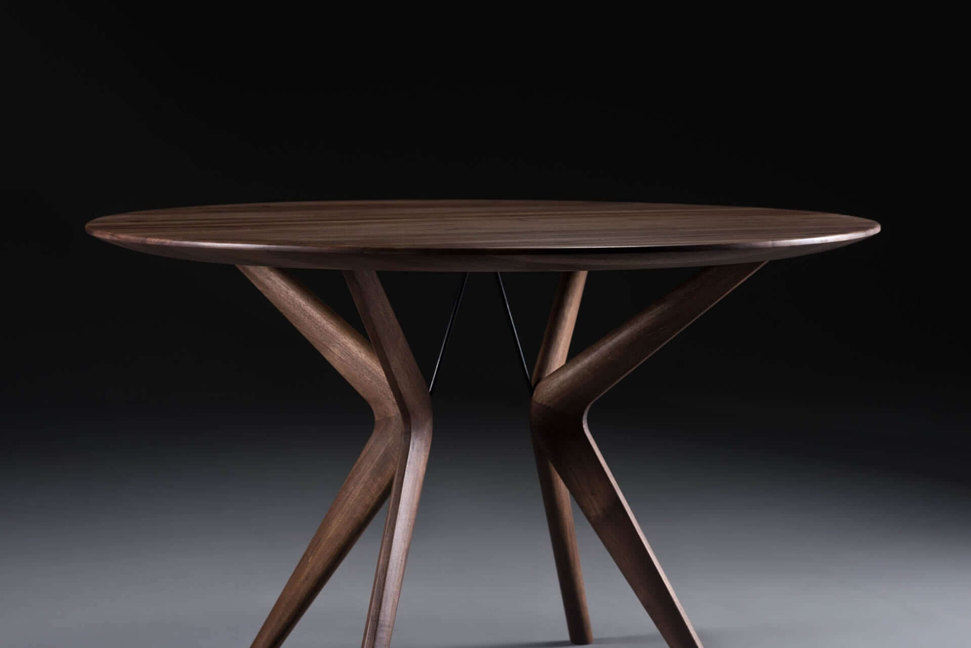 lakri-rund-tisch-artisan-ba-designermoebel