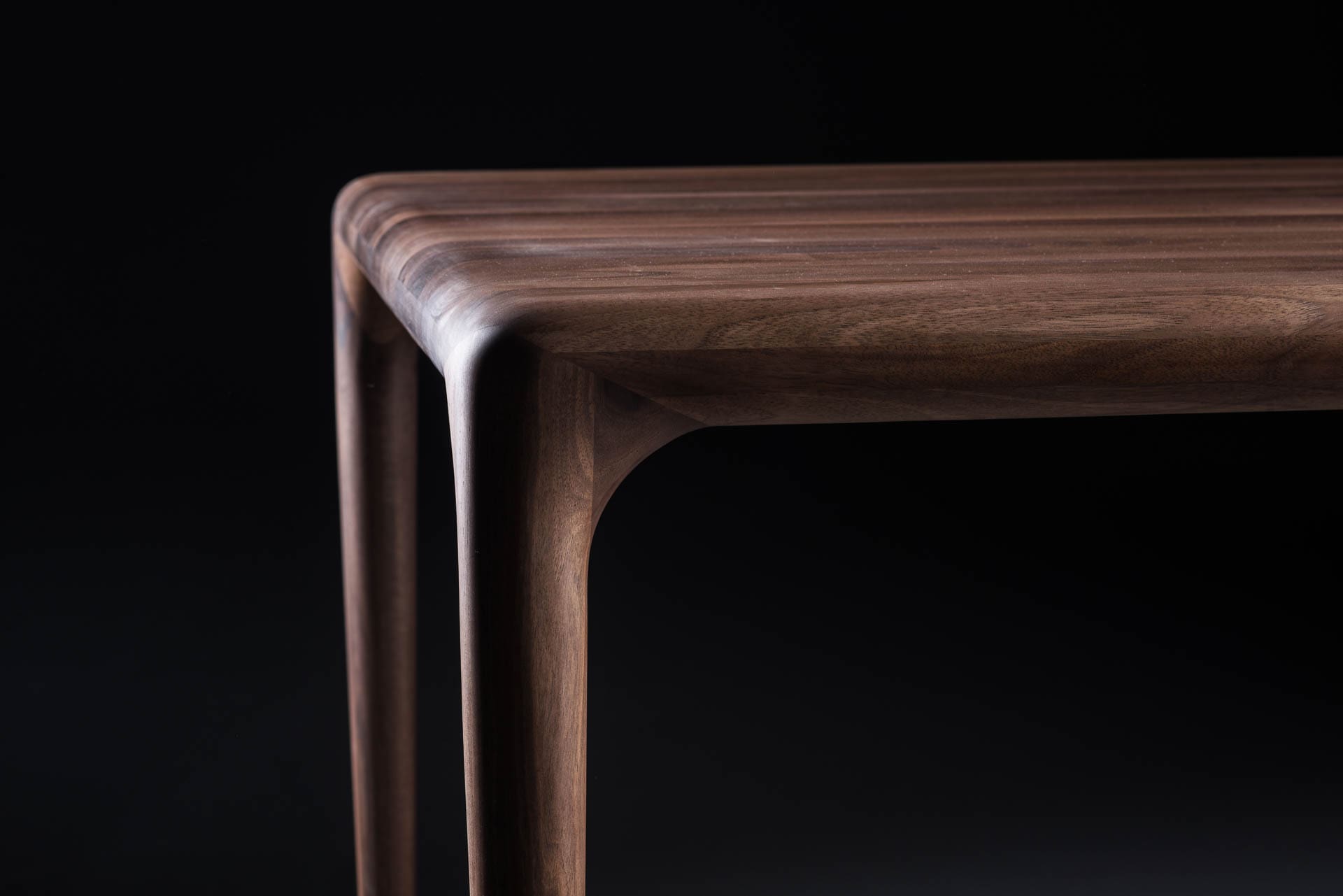 latus-tisch-artisan-wallnuss