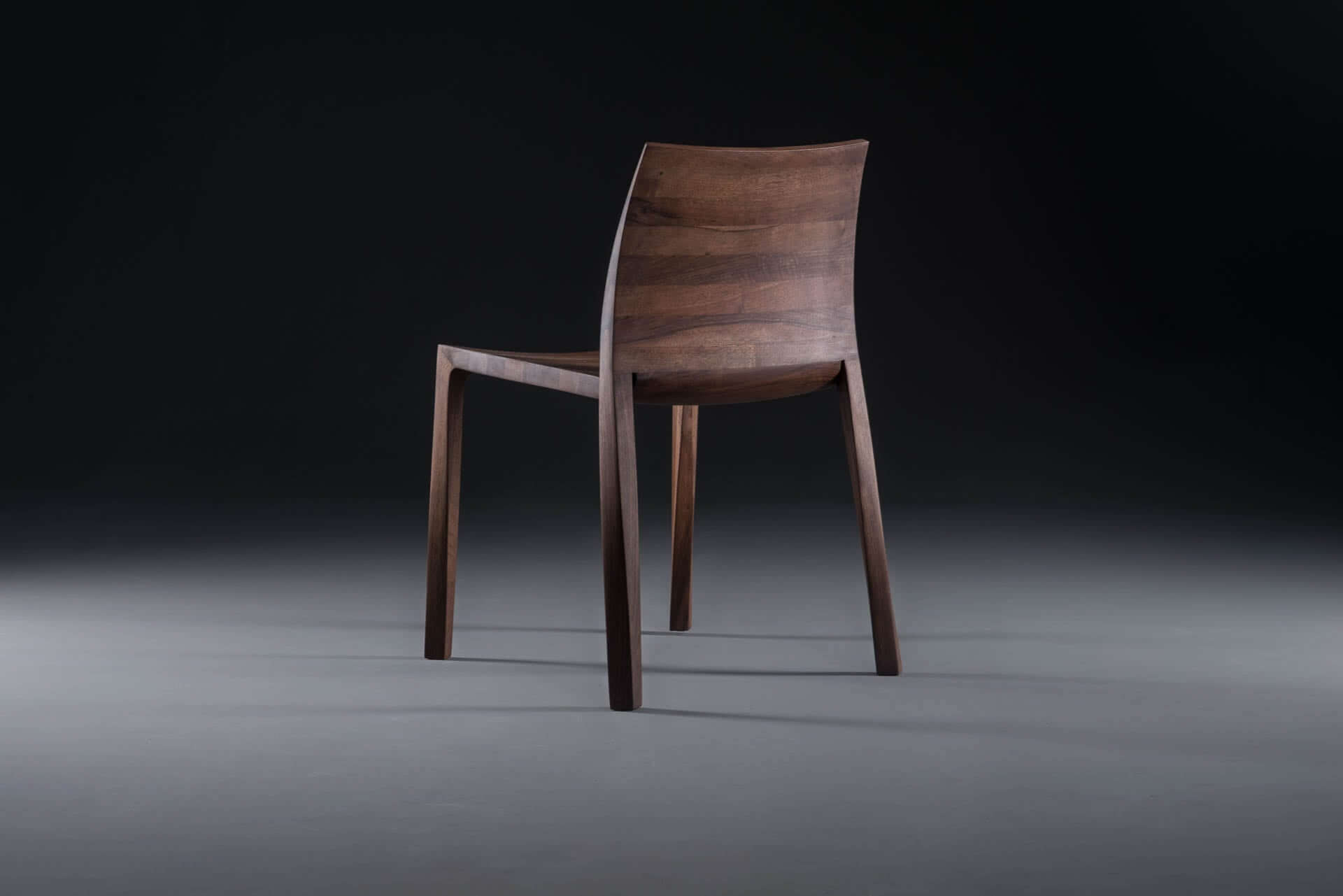 torsio-stuhl-artisan-nussbaum