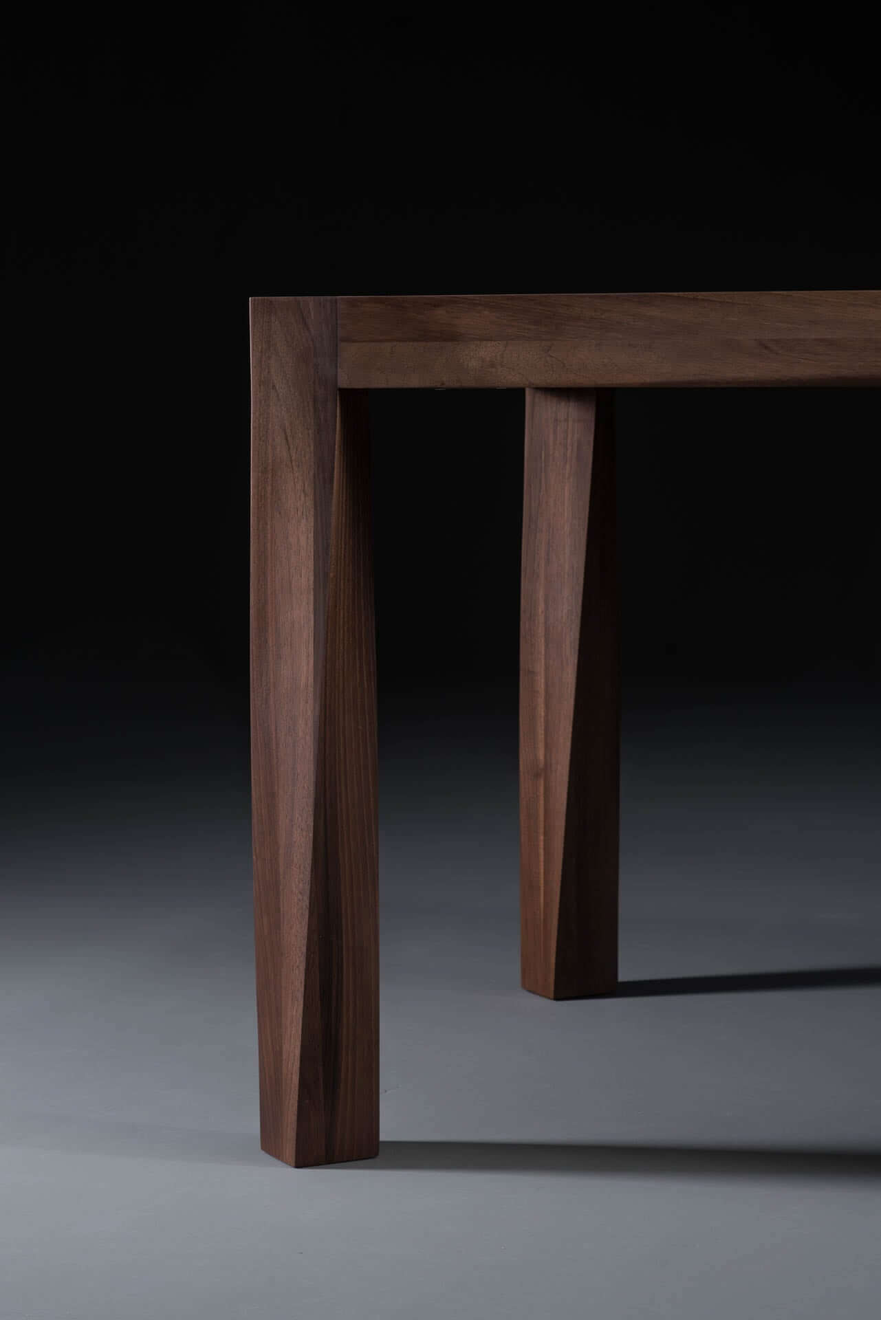 torsio-tisch-artisan-massivholz