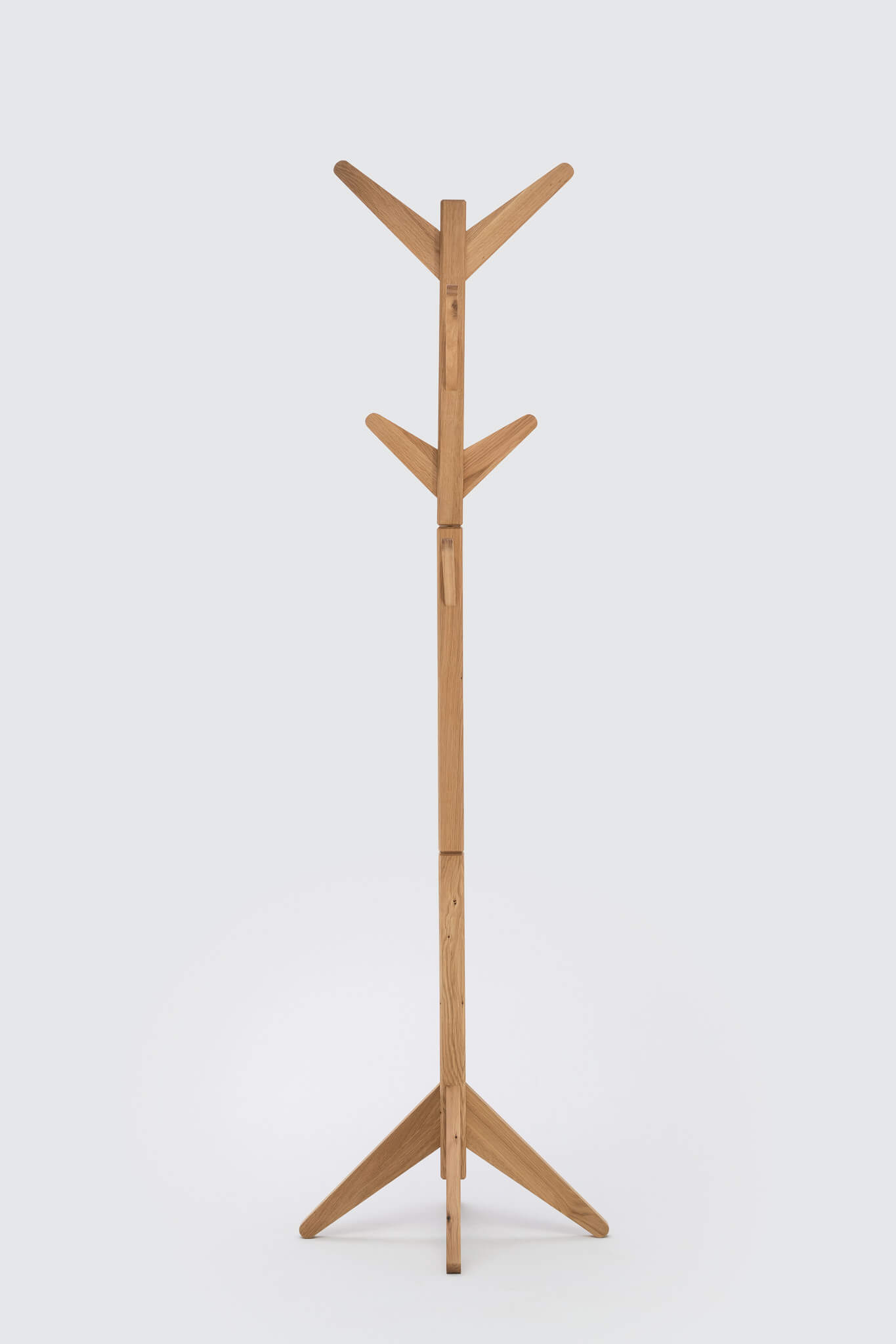 ba-designmoebel-moebello-kleiderstaender-massivholz-eiche