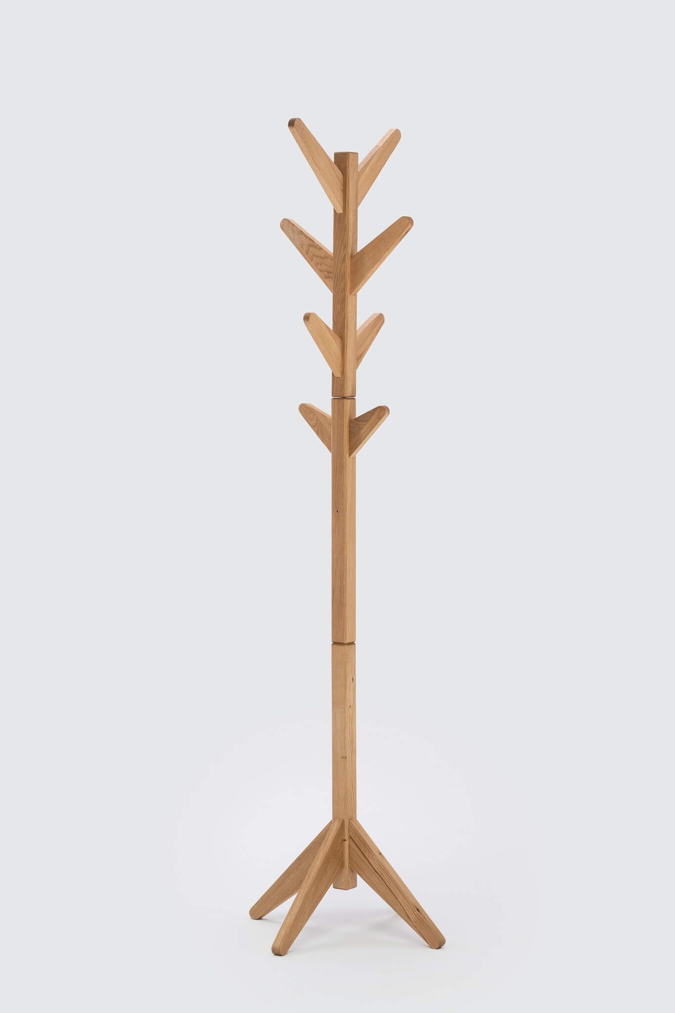 ba-designmoebel-moebello-kleiderstaender-massivholz