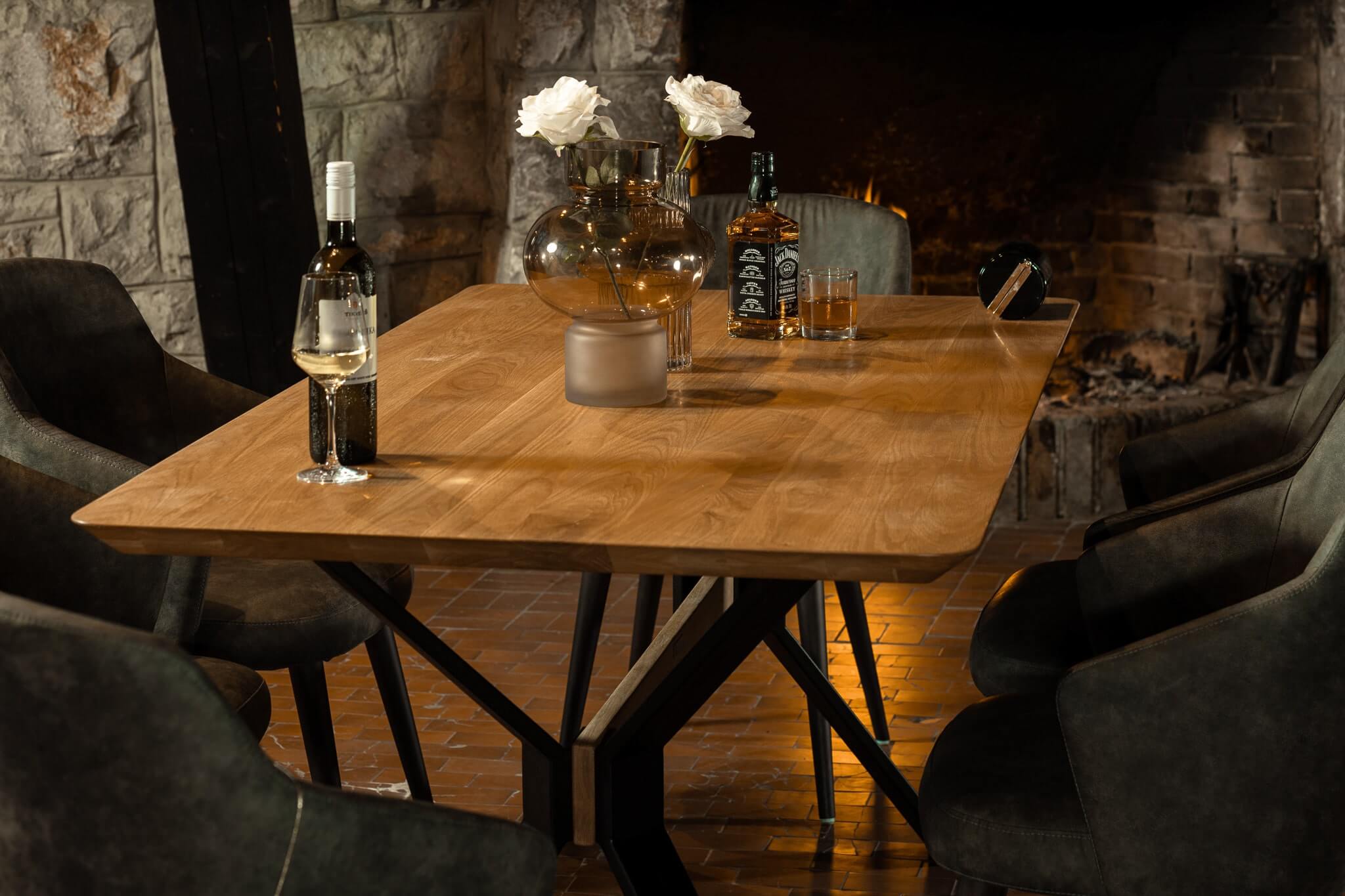 ba-designermoebel-mobello-esszimmertisch-massivholz-metall