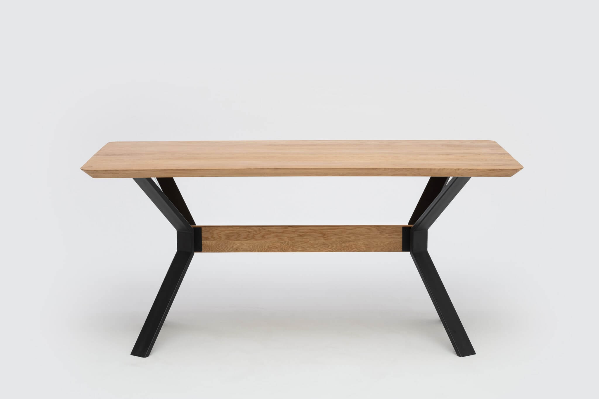 ba-designermoebel-mobello-esszimmertisch-massivholz-schwarz-metall-4