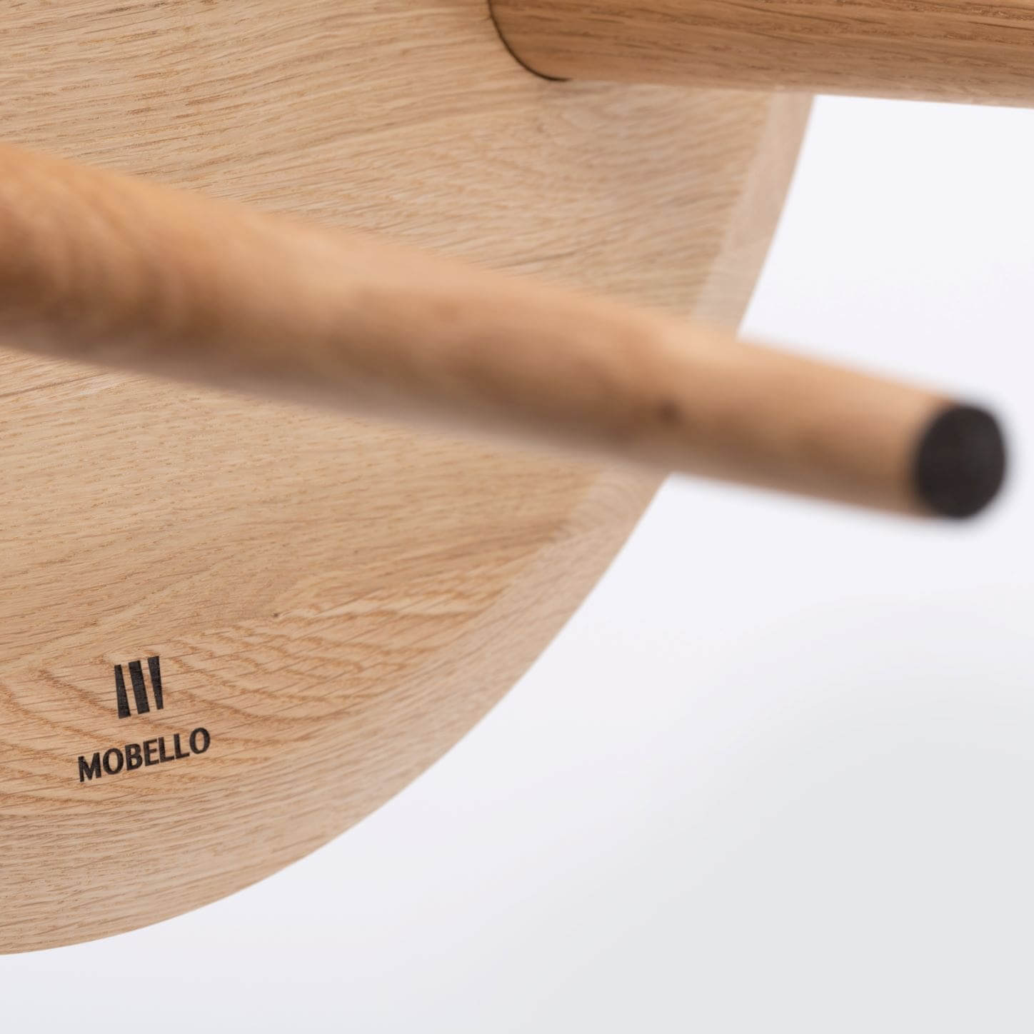 Mobello-Couchtisch-dreieckig-detail