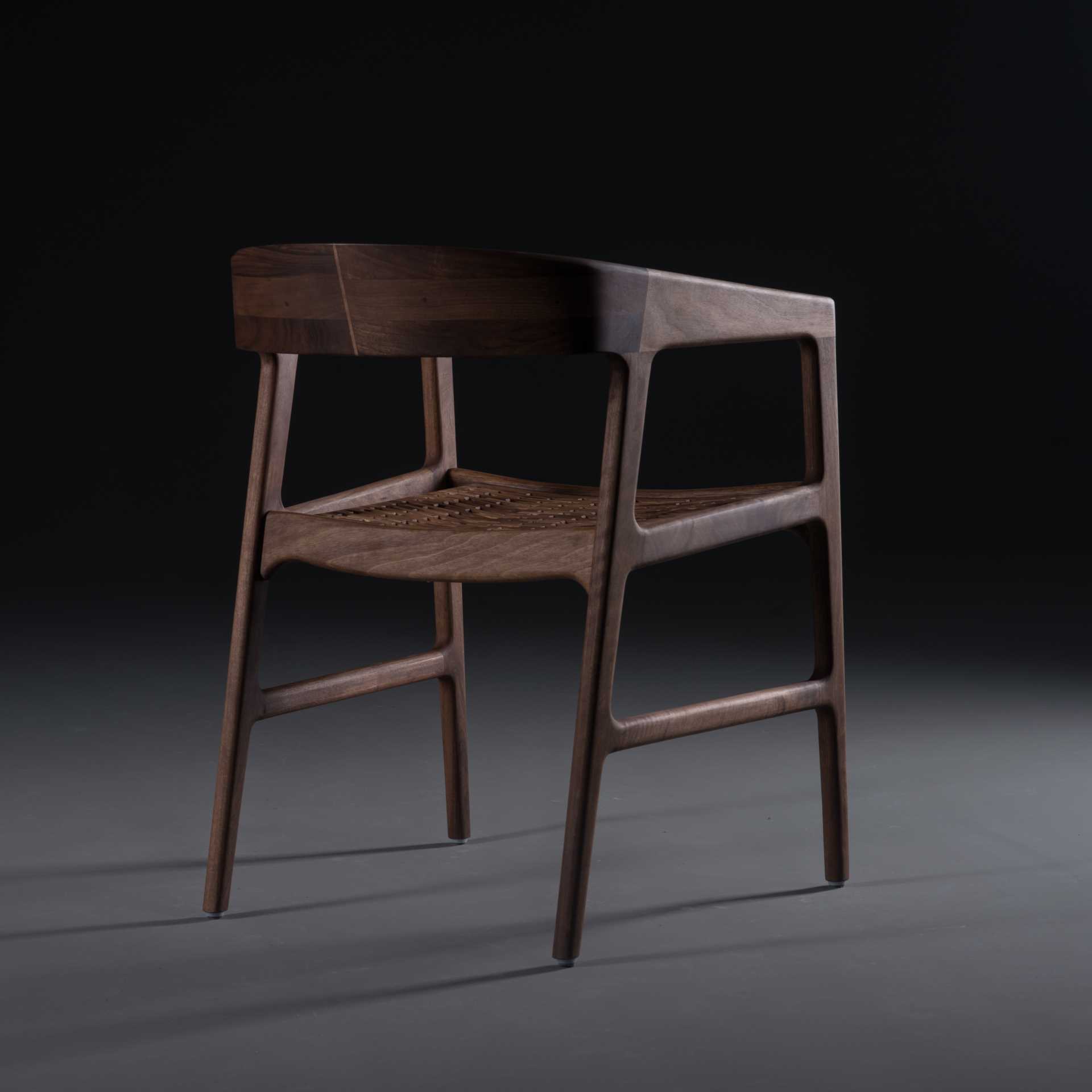 ba-designermoebel-tesa-artisan-holzgitterstuhl-nussbaum