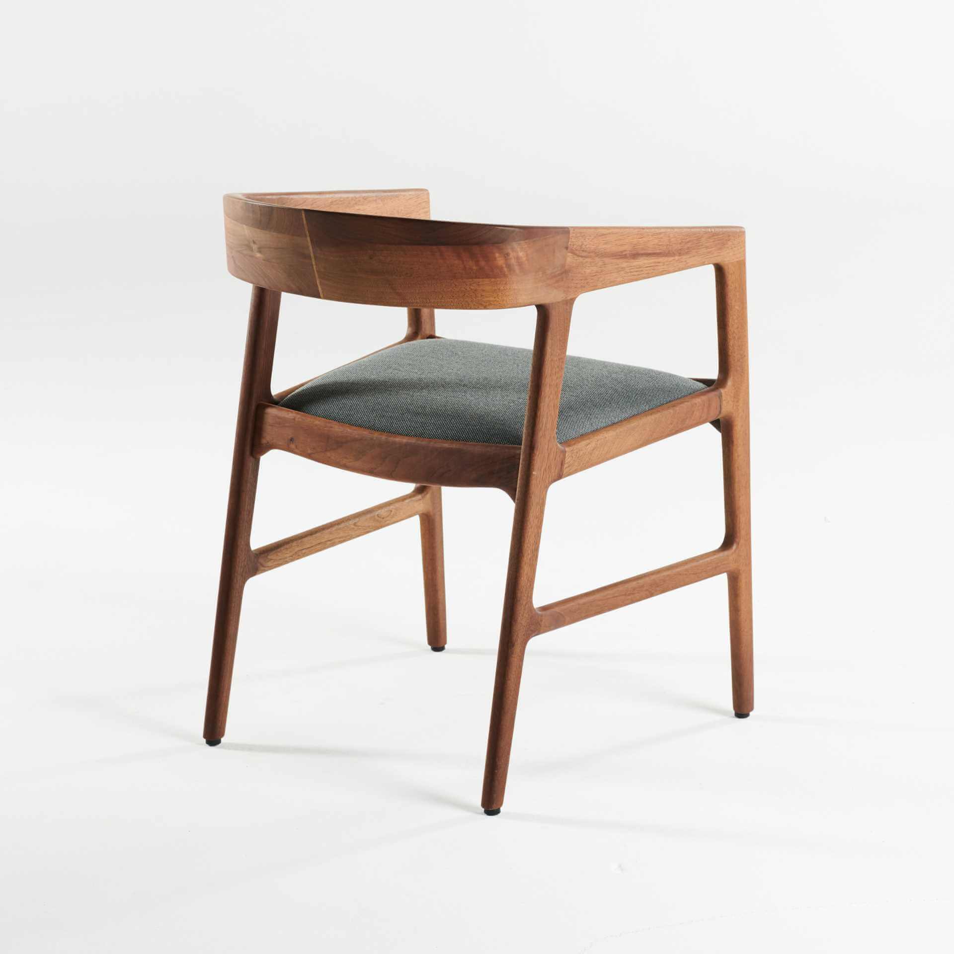 ba-designermoebel-tesa-artisan-nussbaum
