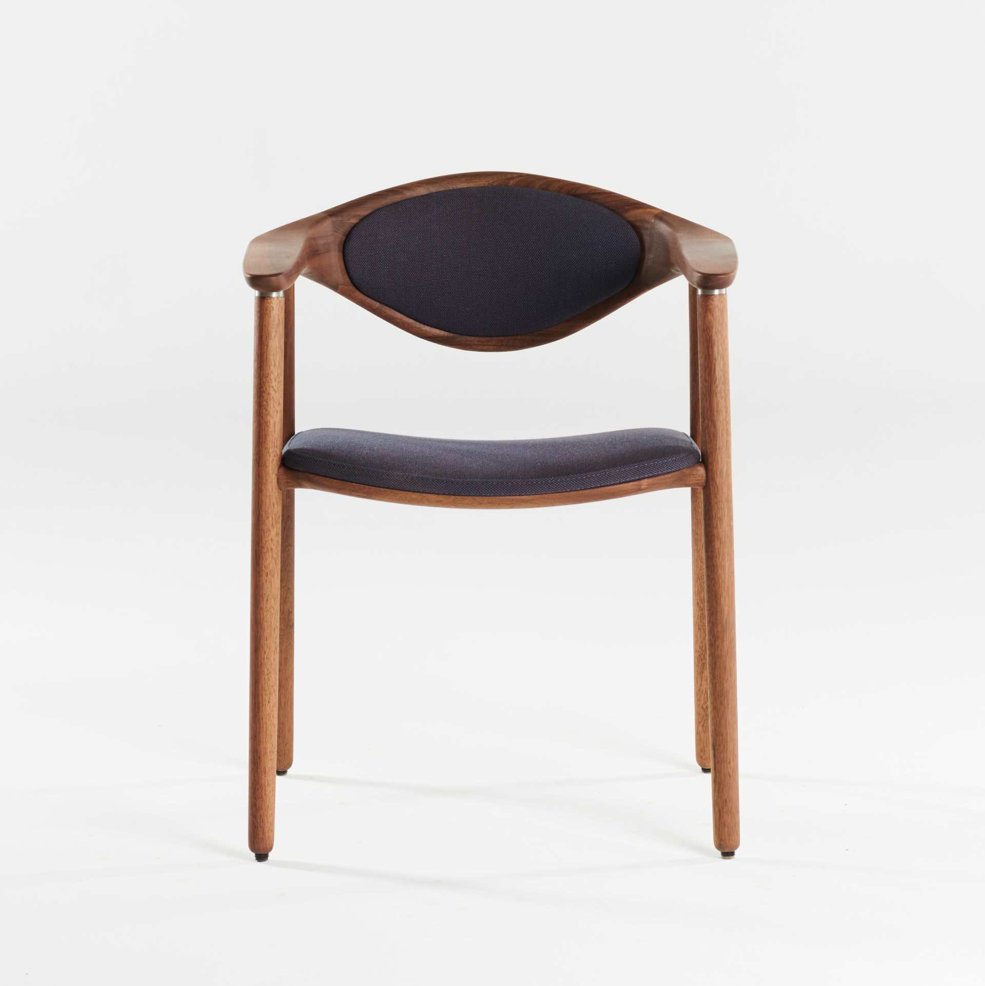 ba-designermoebel-artisan-muenchen-naru-stuhl-mit-polsterung