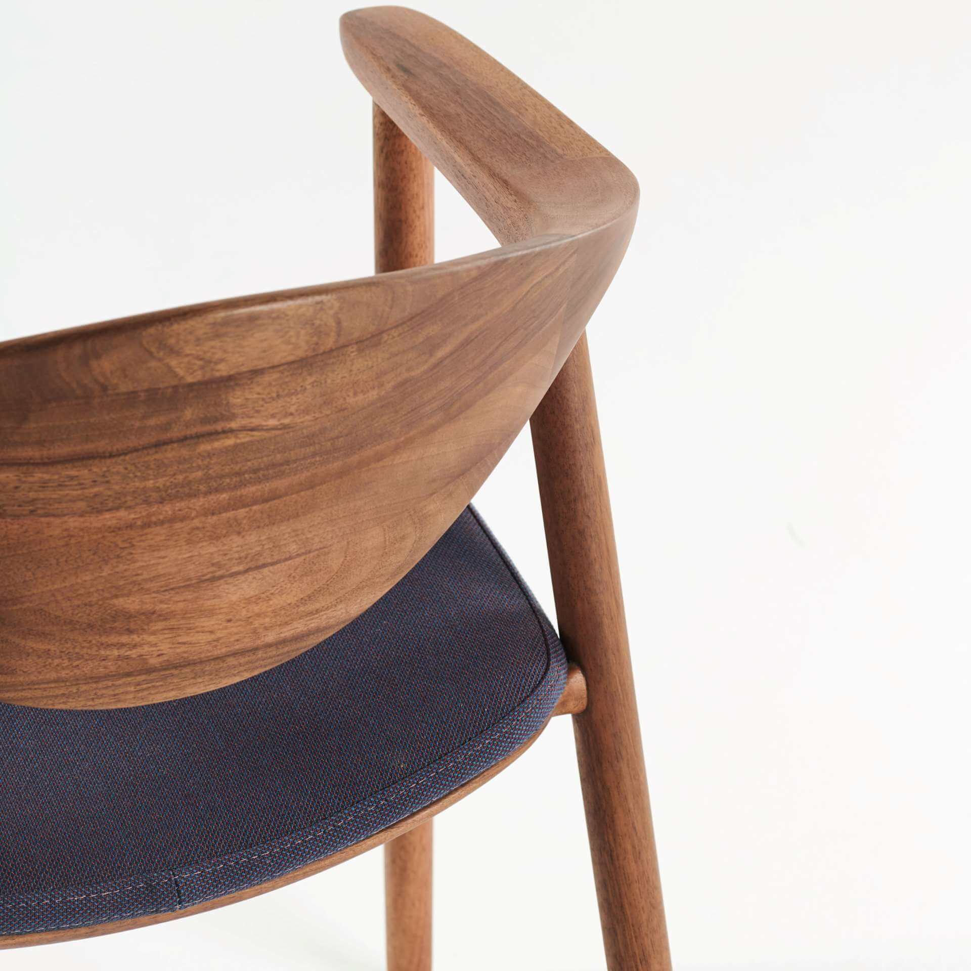 ba-designermoebel-artisan-muenchen-naru-stuhl-sitzpolster
