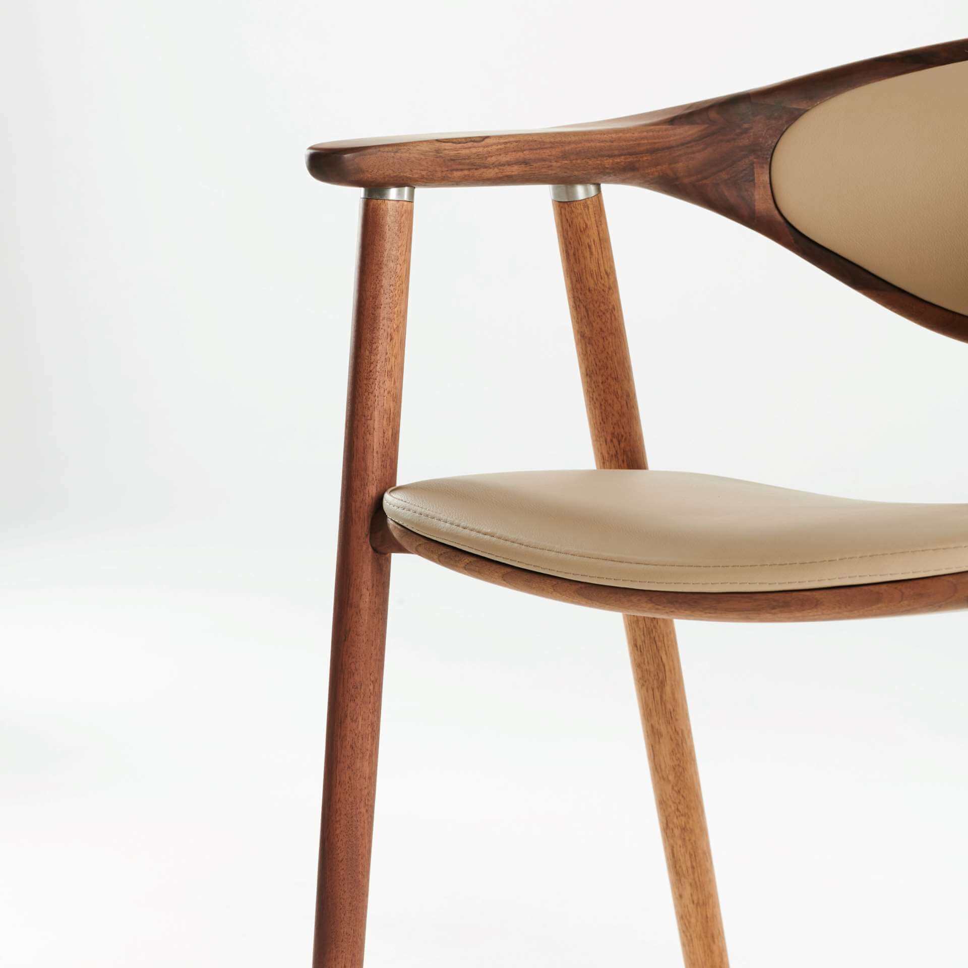 ba-designermoebel-artisan-naru-stuhl-leder