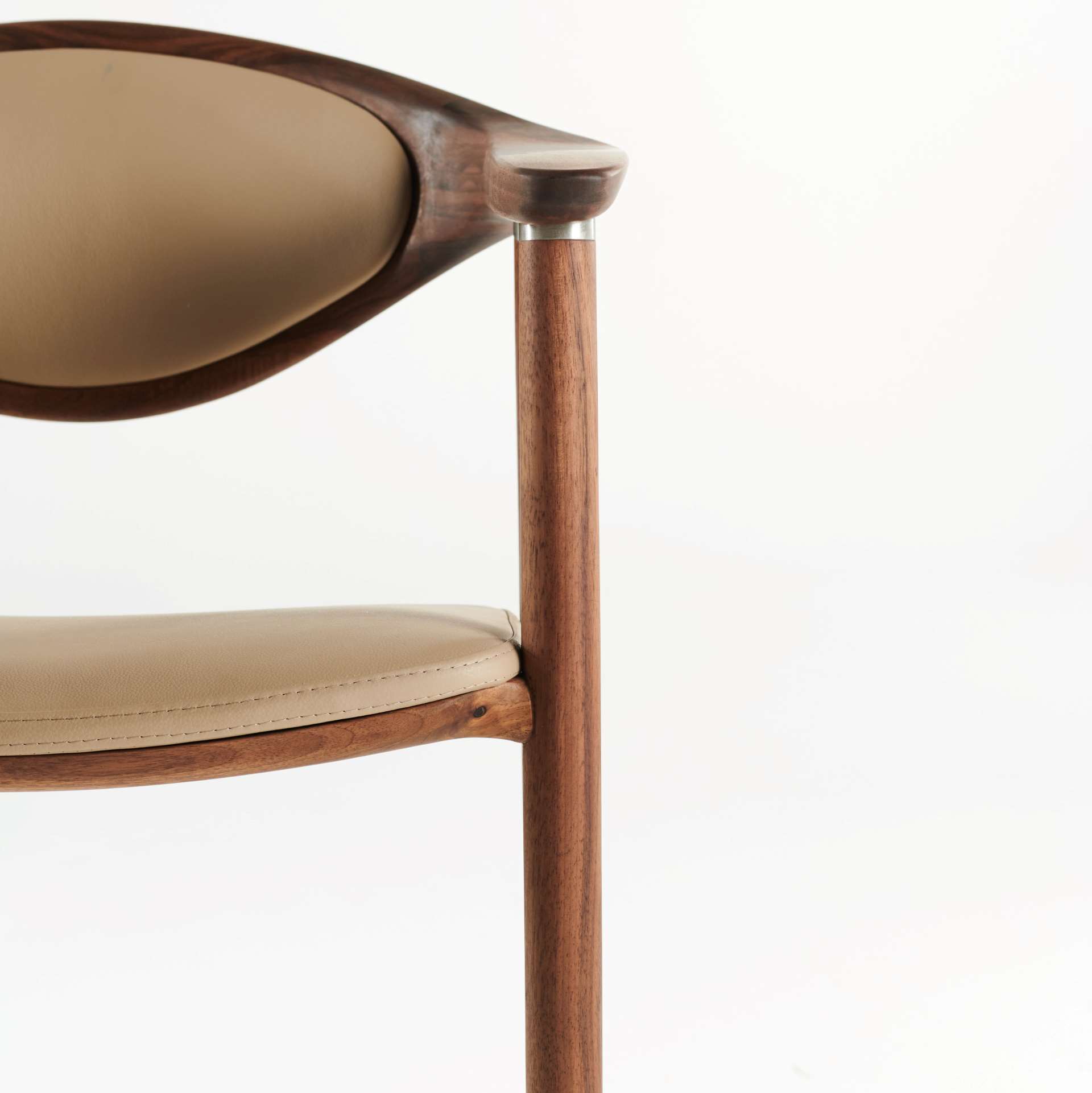 ba-designermoebel-artisan-naru-stuhl-ledersitz