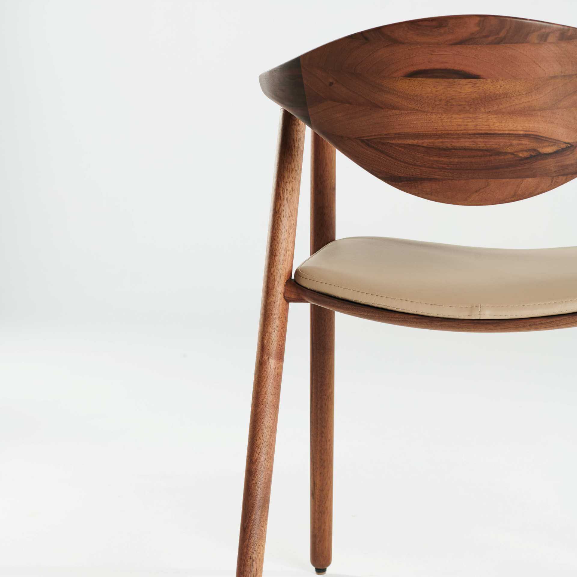 ba-designermoebel-artisan-naru-stuhl-nussbaum-leder