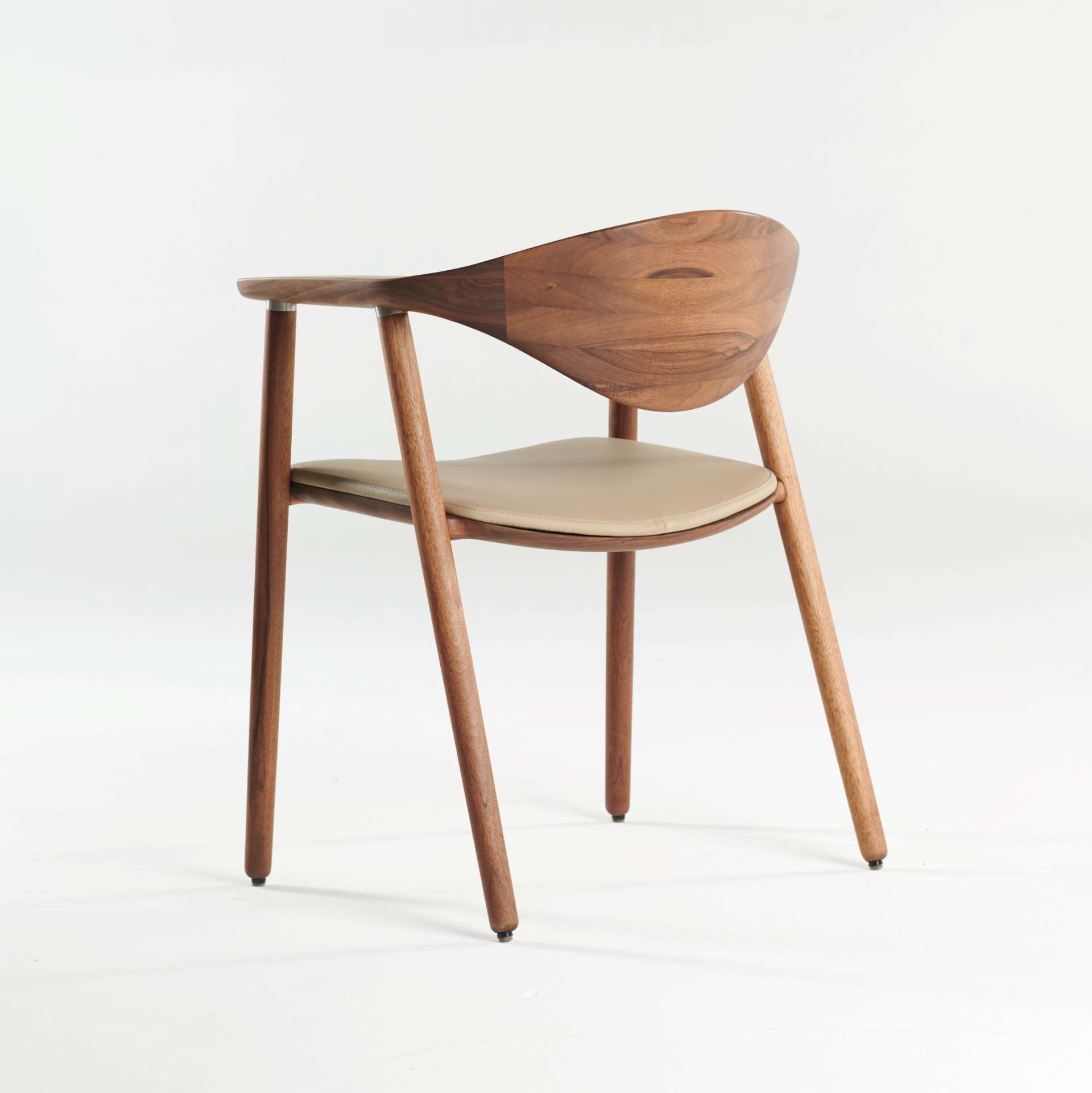 ba-designermoebel-artisan-naru-stuhl-nussbaum